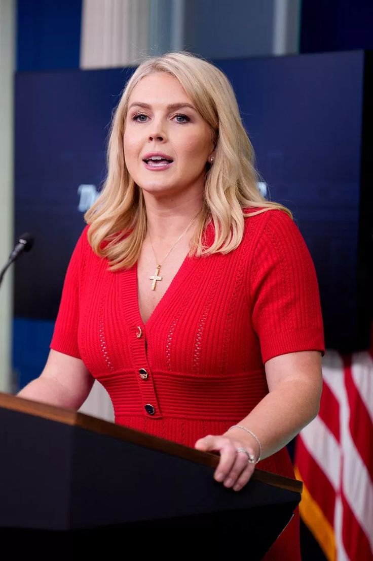 ThePoliticzo's tweet photo. Karoline Leavitt is the beautiful, elegant and powerful press secretary America ever had. 🇺🇸🔥

A) yes, I agree 💯
B) no, never 🙅 https://t.co/7JQvlTHYUr
