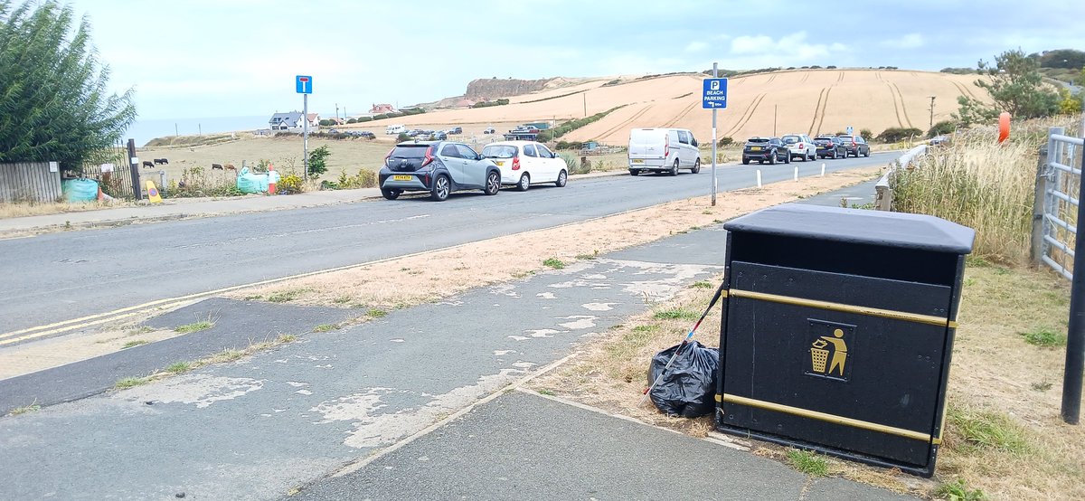 AlistairFergu11's tweet photo. Another bag lifted from Cayton Bay. #MakeADifference
#LoveWhereYouLive #OneMillionBags
@Sustrans #Earthcleanup #trashtag #plasticproblem
@cleanupbritain
#litterpicking #litterfree #ReportingLitter #keepbritaintidy #LeaveNoTrace #Litter
#Dumbdumpers https://t.co/LMw2GWKY77