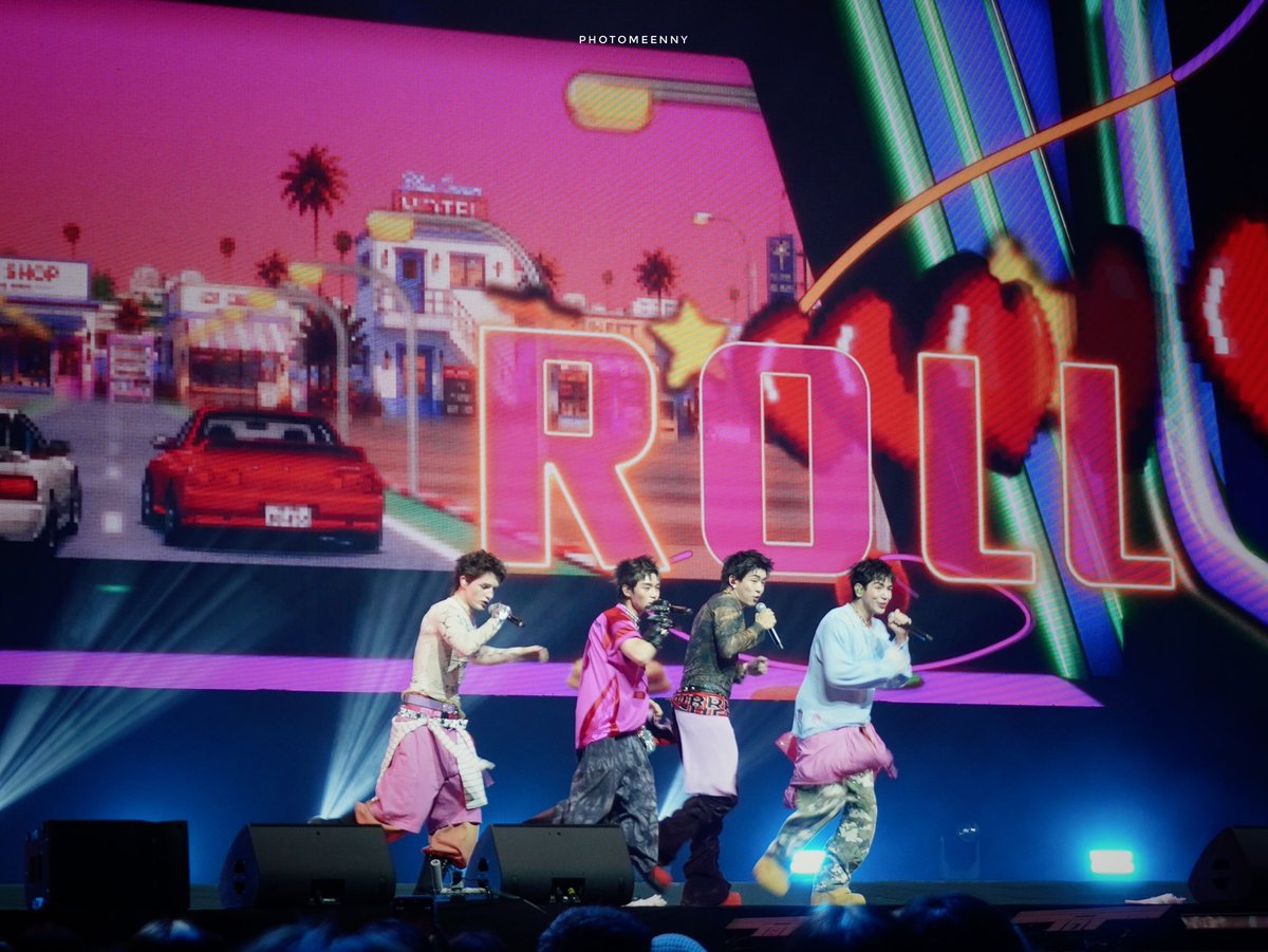 meannieie's tweet photo. let’s roll with me 💅🏻⭐️

SPECTACLE 2 X GELBOYS 
#SPECTACLECONCERT2xGELBOYS
#SPECTACLECONCERT2 
#PIDEmonthapoom #NEWCHAYAPAK 
#PJmahidol #LEONBROCCO https://t.co/3ITRoUOG0D