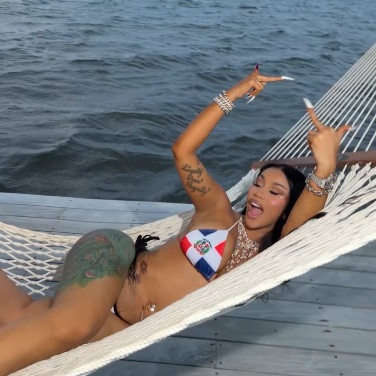 Brimcess11's tweet photo. Bitches really hate me, so be it 🇩🇴 https://t.co/Lj7e23JOcG