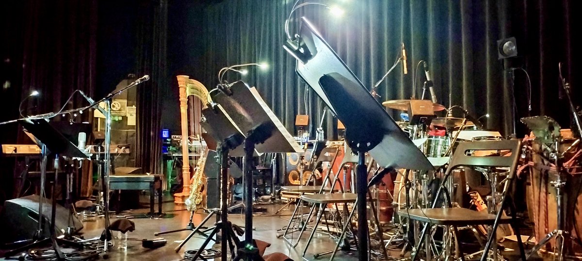 tuiteruyo's tweet photo. 7/27(月)は渋谷WWW X、待望の『菊地成孔とペペ・トルメント・アスカラールとbetcover‼︎』へ！
整番は100番程でしたが、開場に間に合わなかった方が多く(フジロック翌日だから？)運良く最前列の端に。
もう2組共ひたすら良かったです、最高！
音の塊を全身に浴びる予想以上にシナジーなライブでした😊 https://t.co/kgweAXfbpE