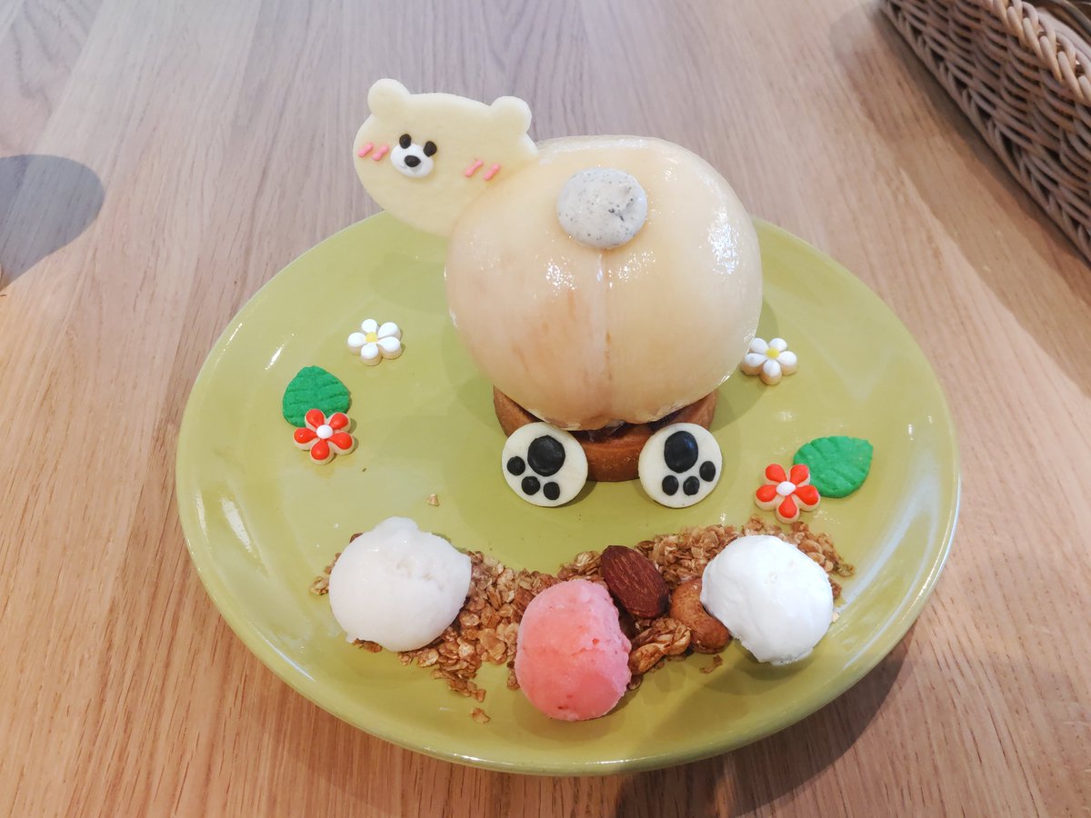 rituka310's tweet photo. 面接帰りに行ったカフェの桃のタルト可愛くて、美味しかった☺️ https://t.co/Z5gz88uZAB