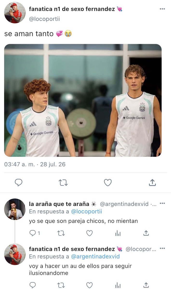 stobvy's tweet photo. SCALONETA AU // #barcopaz 

Donde Nico Paz esta embobado con el Colo, mientras que el Colo no se da cuenta de lo que siente

o

Donde la scaloneta descubren los ships y aus en twt sobre ellos mismos, despertando sentimientos en el colorado con respecto a su “mejor amigo” https://t.co/IHecI5zKbW