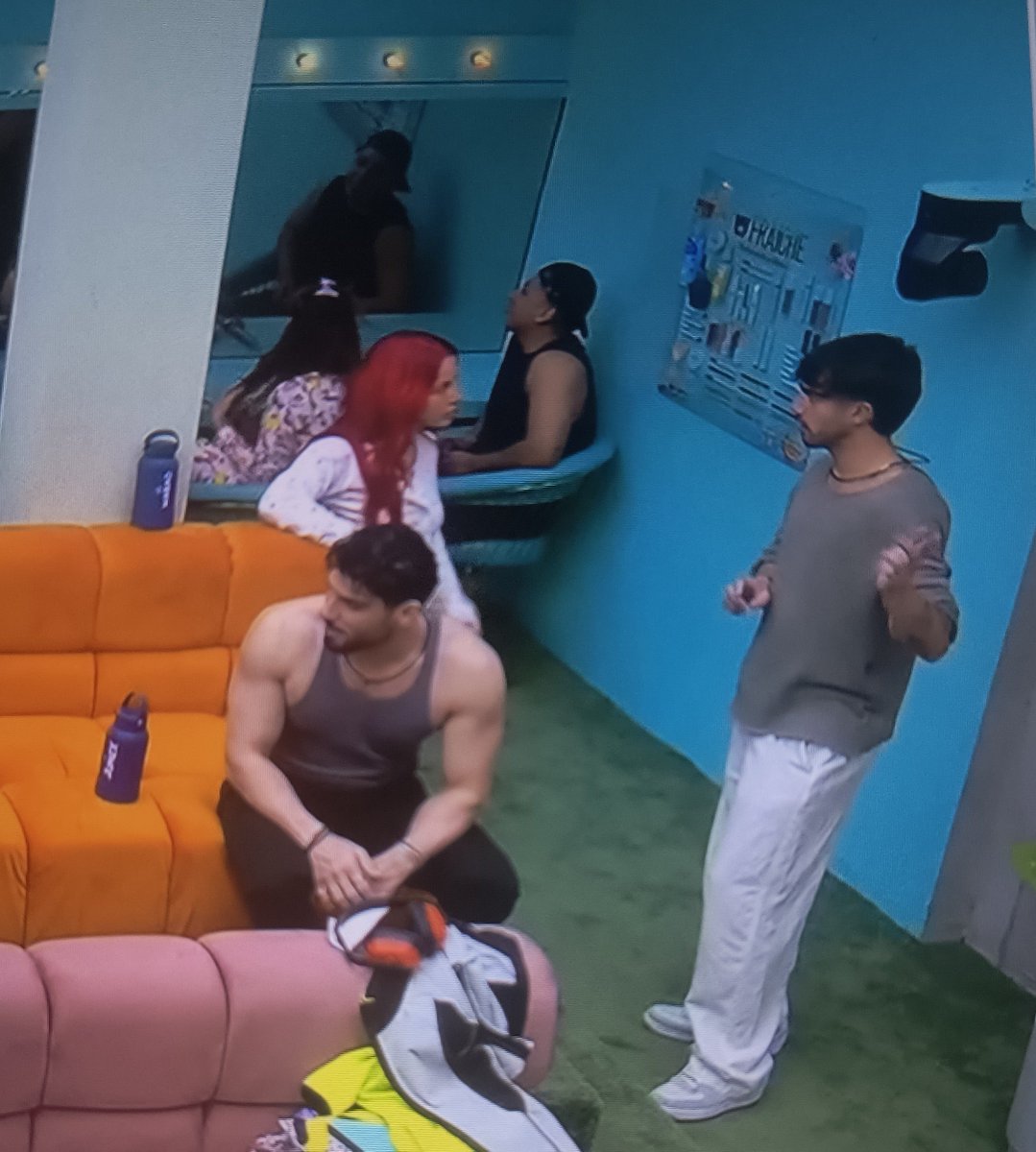LaGabyexe's tweet photo. Segundo día de mi ship flop JAJJAJJA

#LaCasaDeLosFamososMx https://t.co/L1Ma1WINpp