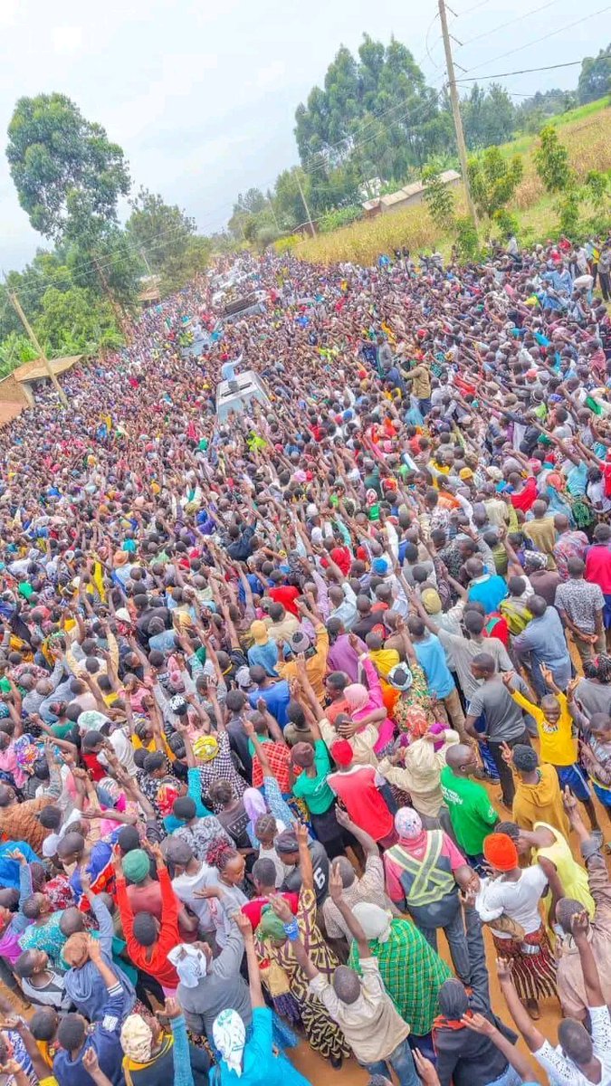 _Insider_Source's tweet photo. The ground is shaking in Bungoma. 🌍
Didmus Barasa hasn't just started a campaign; he's ignited a movement. This massive surge in Bokoli isn't just news—it's a warning shot for 2027. https://t.co/uBBuedfQw7