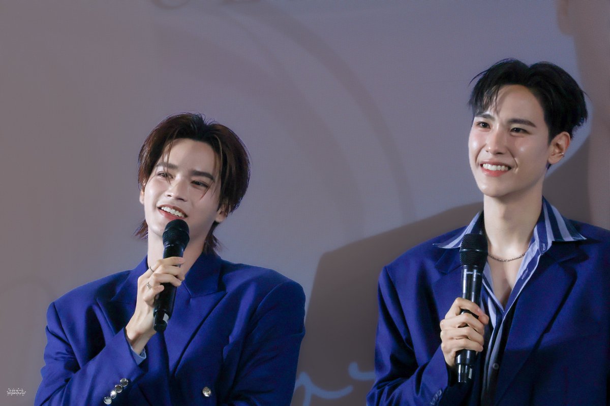 2315pnchjrtn's tweet photo. ส่งพลังกายพลังใจให้จากตรงนี้ 💛💙☀️🌙
ดูแลตัวเอง ดูแลกันและกัน หันทางไหนหันตอนไหนก็จะเจอพวกเราอยู่กับจูเนียร์มาร์คเสมอนะ
#junniorrs #markjrtn https://t.co/S8gtDP60En