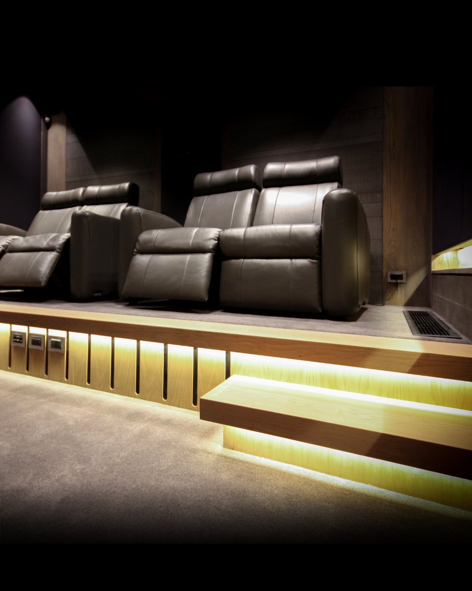 OZ_wavetrain's tweet photo. Considered down to how the light meets the stairs.
If a private cinema is something you are considering, we would welcome the opportunity to talk it through.
#WavetrainCinemas #PrivateCinema #CinemaSeating #InteriorArchitecture #LuxuryInteriors #HomeCinem https://t.co/exrCrzsix8