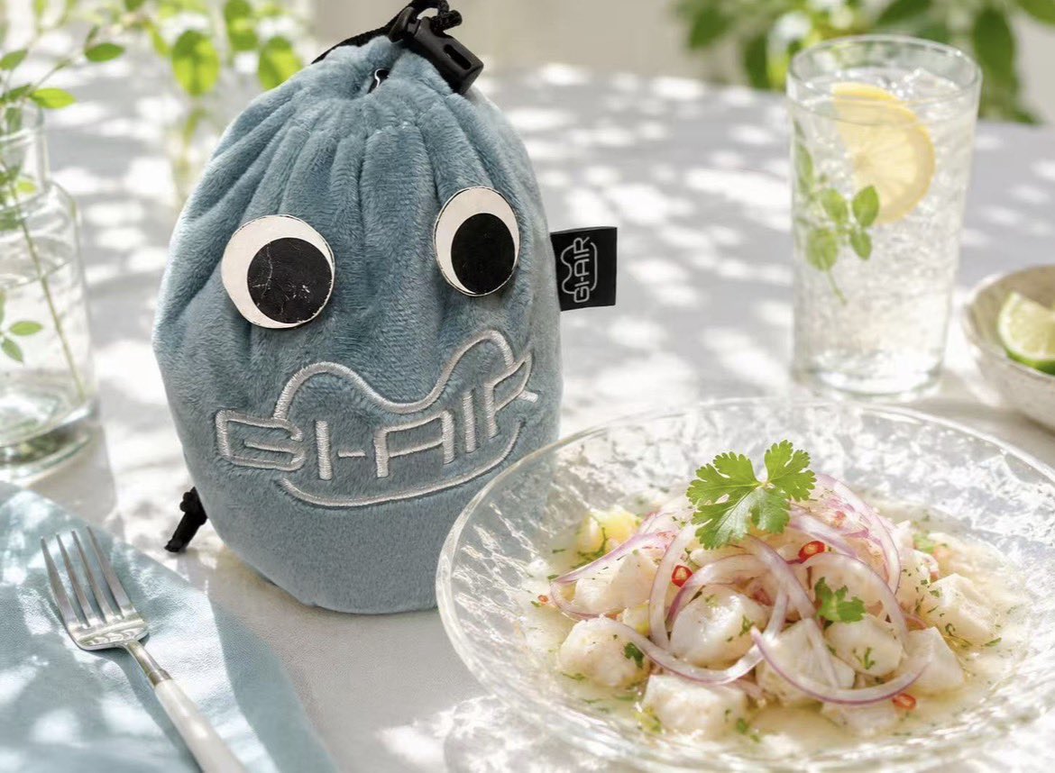 GIAIR1's tweet photo. #今日のランチ はお決まりですか❓

ペルー🇵🇪の伝統料理「#セビーチェ 」
はいかがでしょうか🍴

新鮮な魚介をライムやレモンの果汁でマリネして作ります。

唐辛子やパクチーで
爽やかな酸味とほどよい辛さが楽しめる、暑い夏にぴったりの一品です☀️

お昼ご飯に旅行気分をぜひ😋 https://t.co/e2lmyWyI7l