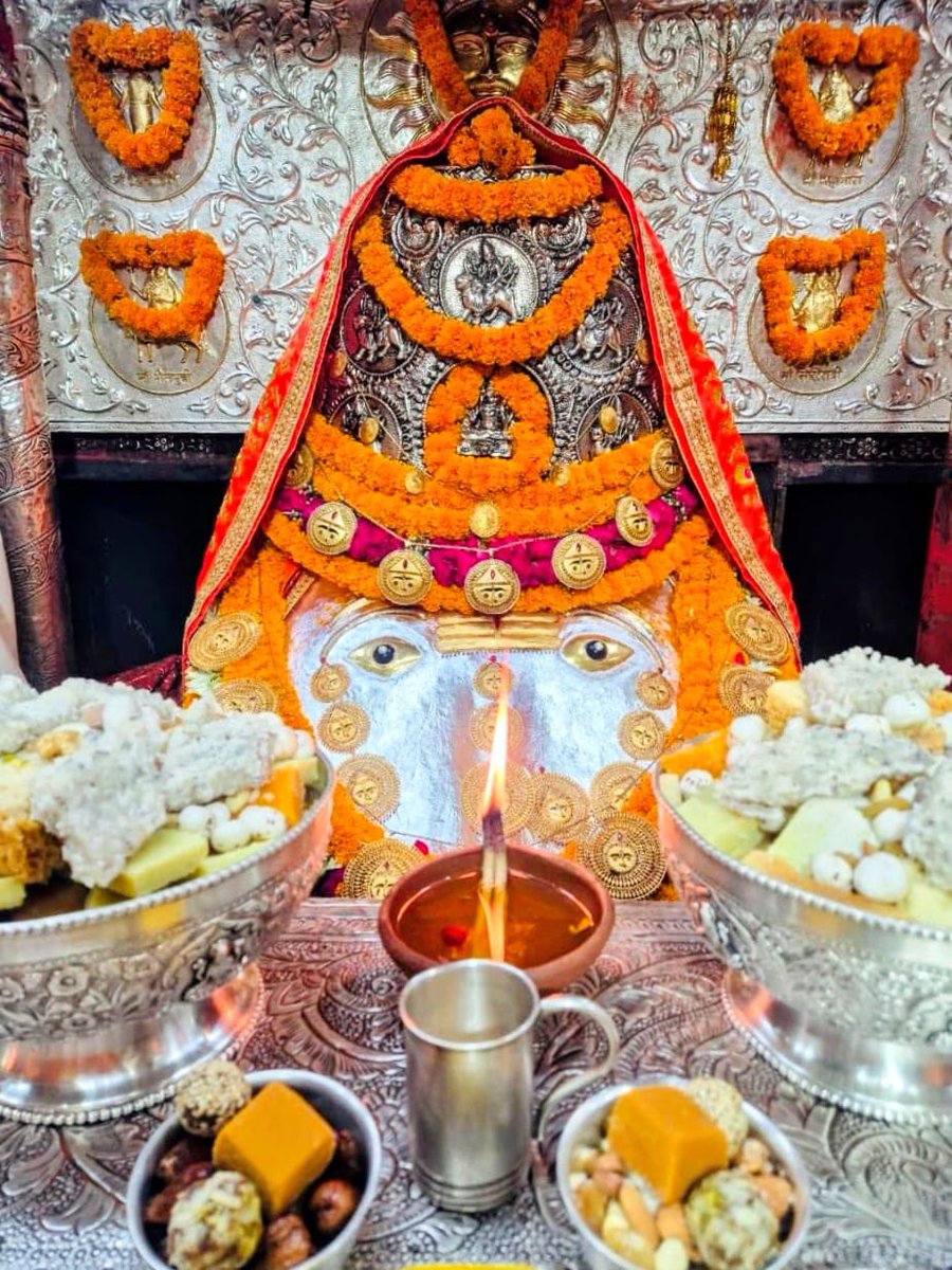 KalkajiMaa's tweet photo. 🛕💐🙏 Shree Kalka Maa Ji’s auspicious morning Aarti and adorned darshan on 28/07/2026! May Maa Kalka Rani Ji’s blessings always be with you! Jai Kalka Maa! 🙏💐🛕

🛕💐🙏 श्री कालका माँ जी के आज 28/07/2026! प्रातःकाल के मंगल आरती श्रृंगार दर्शन! माँ जय कालका माँ! 🙏💐🛕 https://t.co/DSWceRzlqq