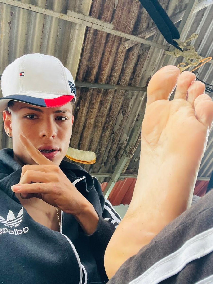 AlexisFernghum's tweet photo. Come and give me your money bitch, for me, you’re just an insect 🤑💸💵

#cashmaster #rtgame #cashgame #findom #chav #scallymaster #teen #finsub #feetmans #feetworshi̇p #paypig #piggy #cashpig @MASTER_UPDATES @RT4MastersBR2 @whitejames3210 @GemnasRosales https://t.co/ZKshnHy2VV