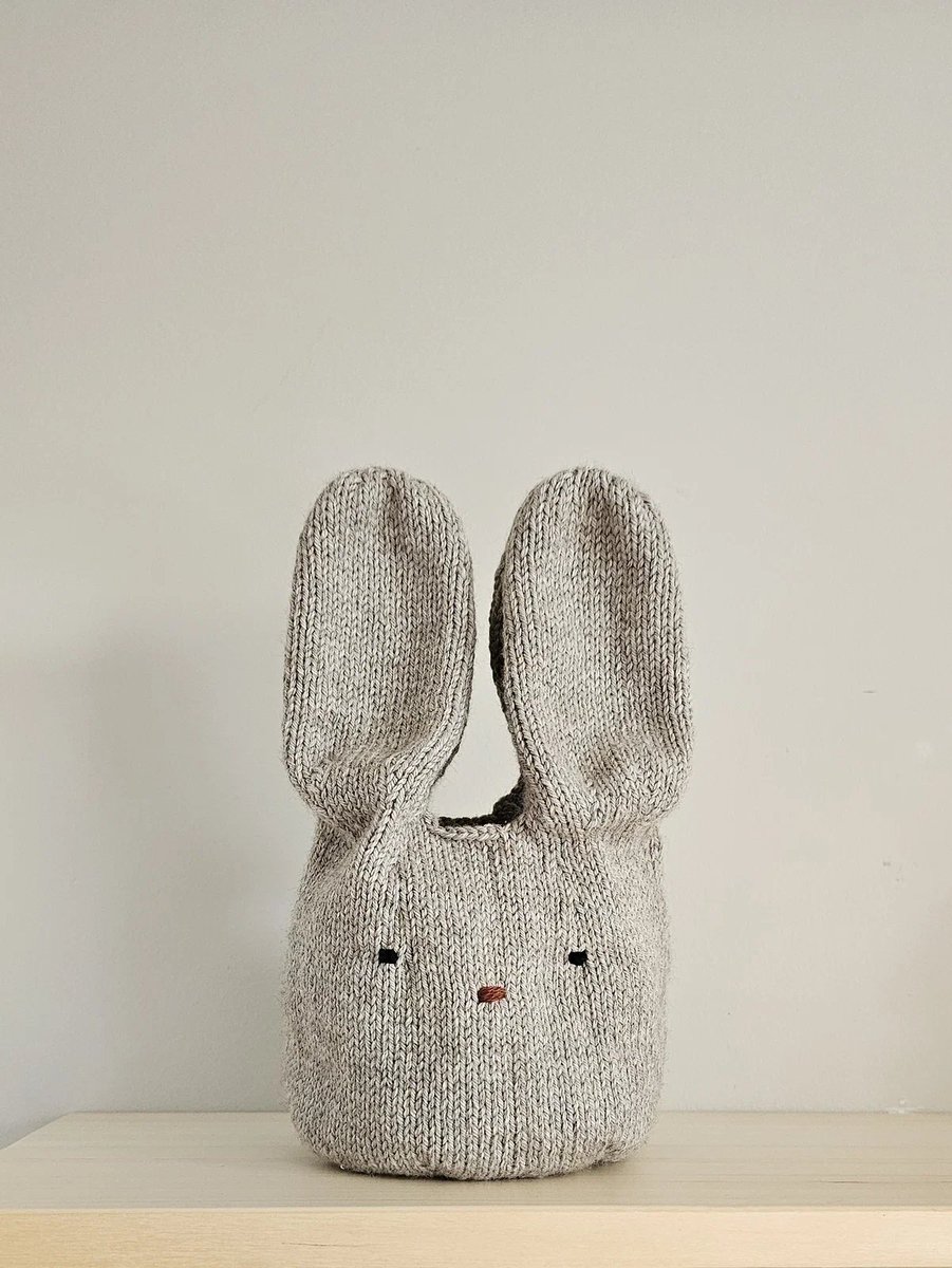 ddubb_hobby's tweet photo. 짱기여운 토끼가방
Bunny Bag by Mou Mou Knits https://t.co/Jw0jB9tWMF