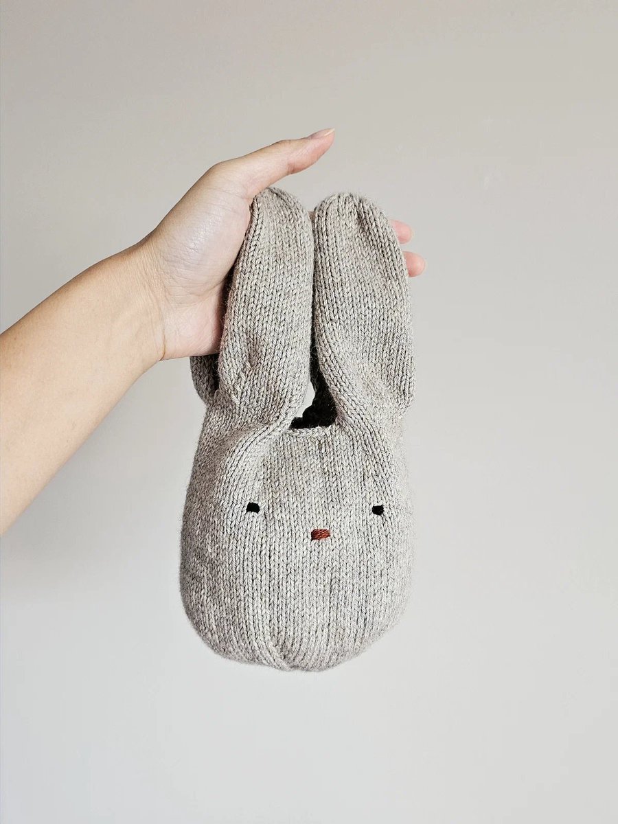 ddubb_hobby's tweet photo. 짱기여운 토끼가방
Bunny Bag by Mou Mou Knits https://t.co/Jw0jB9tWMF