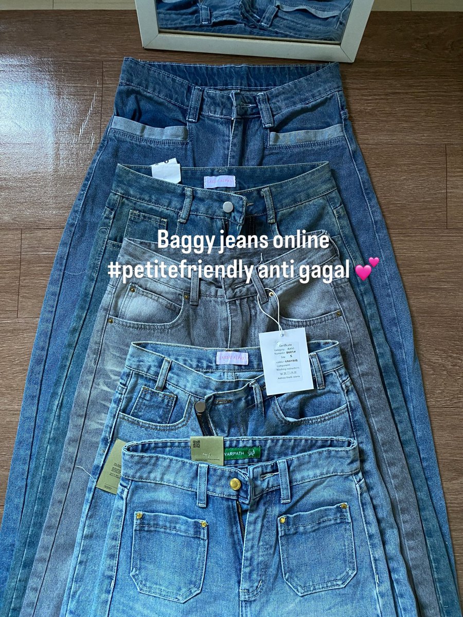 njaeminpoca's tweet photo. STOP SCROLL‼️

Tim petite sini kumpull🙌 
Mau rekomendasiin baggy jeans super baguss dan yg paling penting tuh dia petitefriendly😭💗 dijamin gak bakal nyesell deh km klo belii😭🫶

— a thread https://t.co/zGtvjy9Ue6