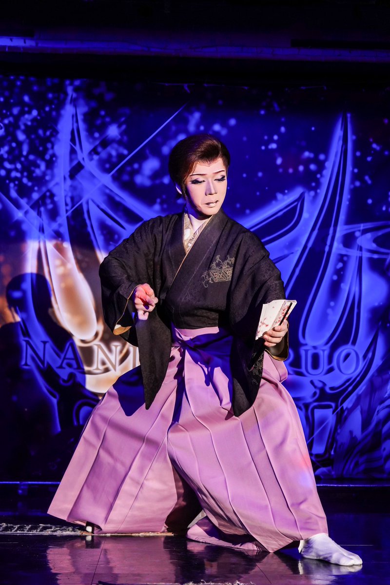 ____826____'s tweet photo. 7／24 劇団魁 @一宮芸能館SAZAN  
はる雄祭り 昼

#南條はる雄
袴舞踊はみんな好き https://t.co/bYCcUkOWR3
