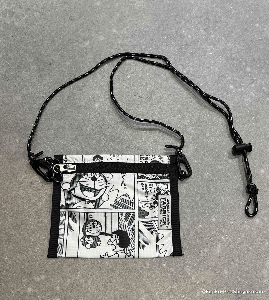 MEDICOM_TOY's tweet photo. 【Today's MEDICOM TOY TOKYO】
MEDICOM TOY TOKYOではhttps://t.co/lQglQvu4R7で「MLE FABRICK ドラえもんシリーズ 2WAY POUCH M」を出品中。下記リンクよりご購入できます→https://t.co/Oguak3crWV #メディコムトイ #MLE #ドラえもん https://t.co/BkOAWbpj9b