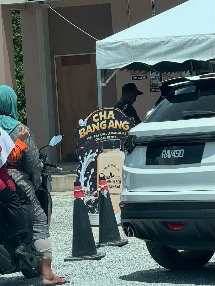 haziqten's tweet photo. "Design AI lagi lawa dan jimat kos"
The design: https://t.co/QU0JGiRCPE
