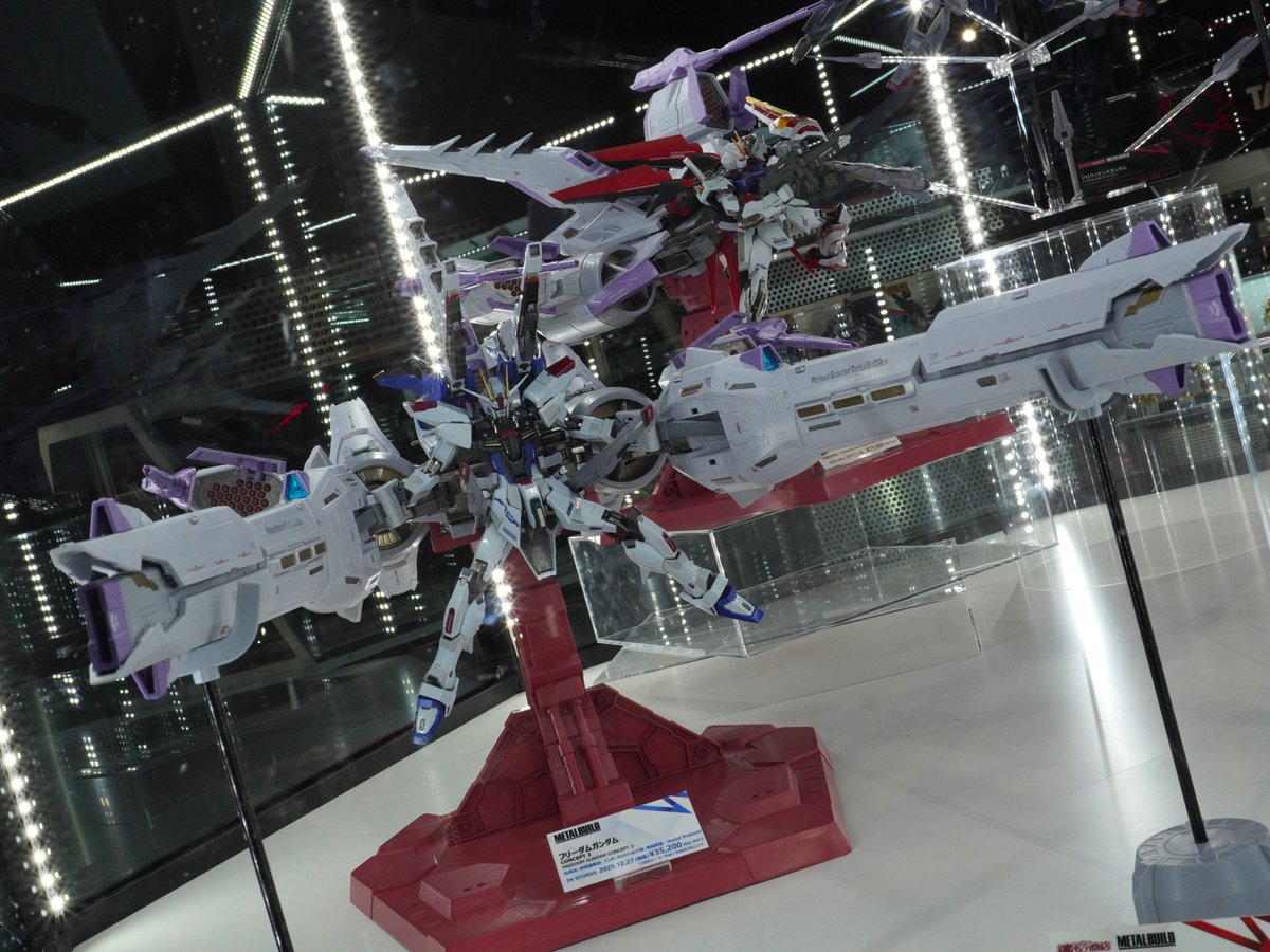 tamashii_tnt's tweet photo. ／
ミーティア、リフトオフ！
＼
 
『機動戦士ガンダムSEED』より
「METAL BUILD ミーティア」を魂ストア東京に追加展示！
 
MS連結時全長約860mmの本体に、砲撃時の展開ギミックや、エンジン部の回転ギミック、ハッチ展開ギミックを搭載！
 
圧巻のサイズをぜひご覧ください👀✨

#g_seed #ガンダムフィギュア #METALBUILD #魂ストア東京