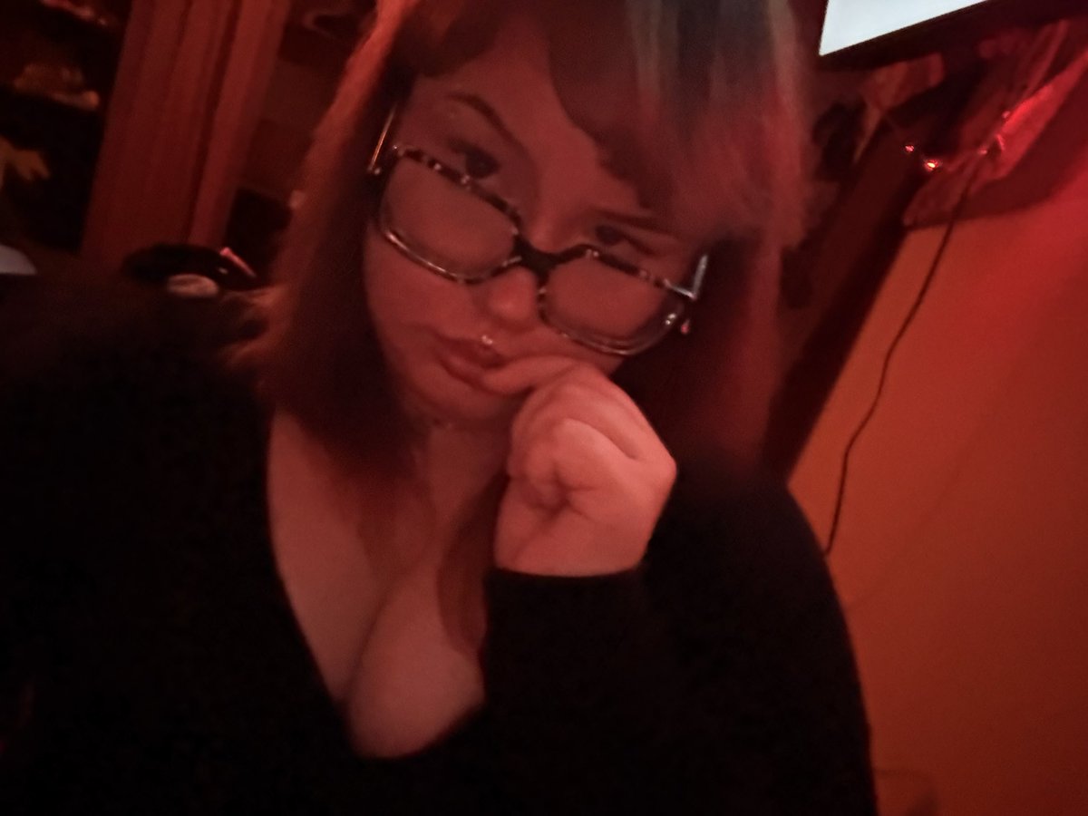 PaidToBeCute's tweet photo. Serve me https://t.co/8Is0Tju27U