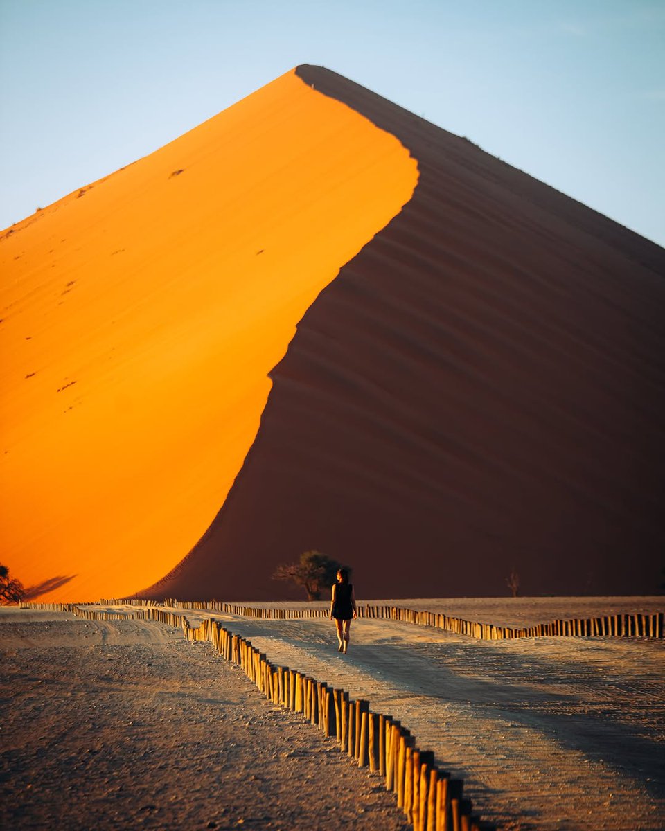 formgestaltllt6's tweet photo. I didn’t expect Namibia to feel like this.🇳🇦
It started in Deadvlei.
Standing there, surrounded by these massive dunes and dead trees everything just went quiet. No distractions, no noise, just space to breathe and actually think for once.
Driving th... https://t.co/ThDwOh150N