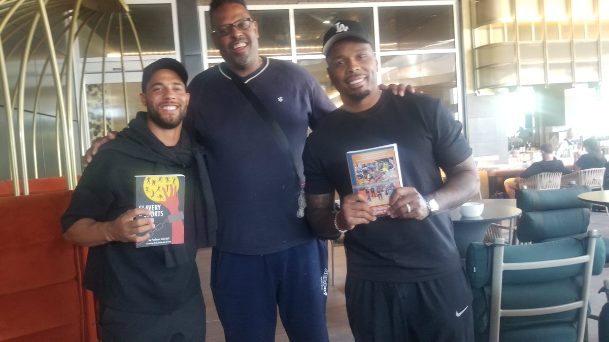 phenomiowa's tweet photo. Cool to fly an hang out with these iowa football legends hyde an kirkses in delta lounge https://t.co/RO58N59ylr