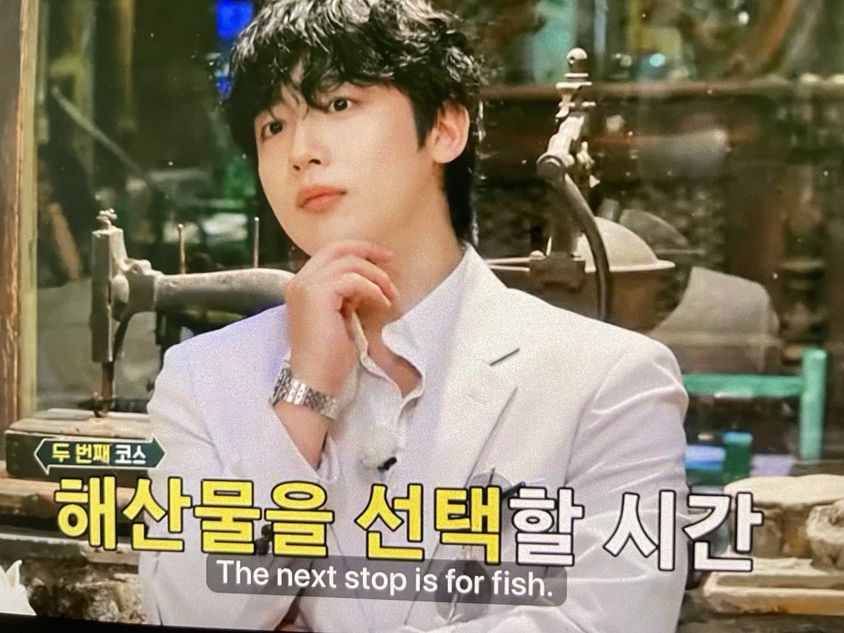 XYohannie's tweet photo. Yohan is indeed so handsome throughout the 1st episode of Prince &amp; Pauper (All or Nothing) the white shirt subtly hints at his muscular physique is so attractive. Next week will be equally exciting and fun https://t.co/hcKwYkm0Ut