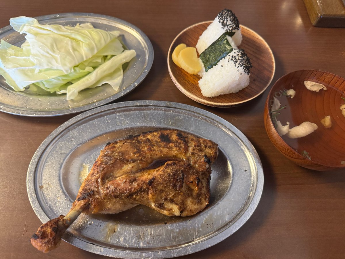 maybe_imai's tweet photo. 骨付鳥！ボリュームがすごい… https://t.co/JQNH5YkbY0