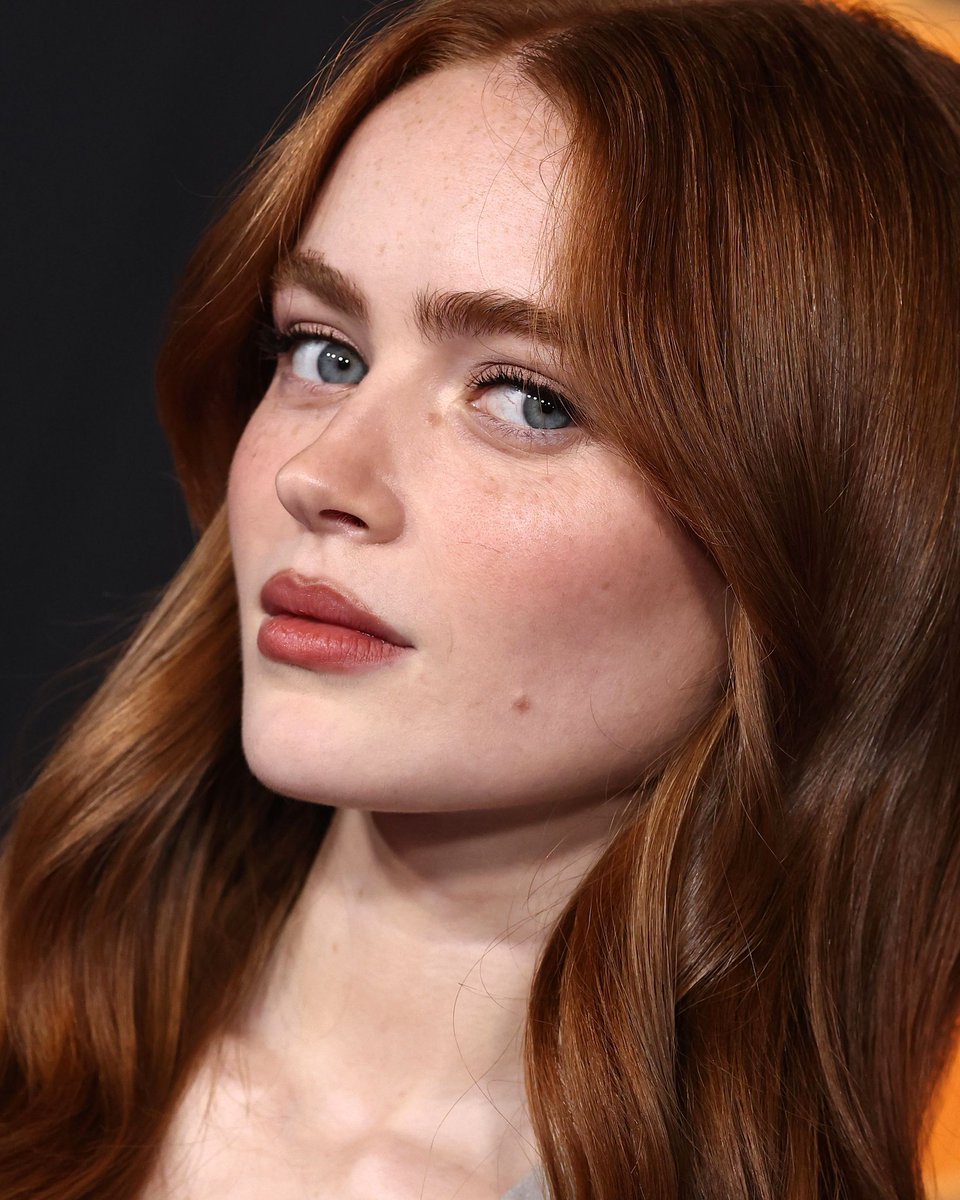 TheLOKII_'s tweet photo. Sadie Sink at the Los Angeles premiere of Spider-Man: Brand New Day https://t.co/1yEHlFrib1