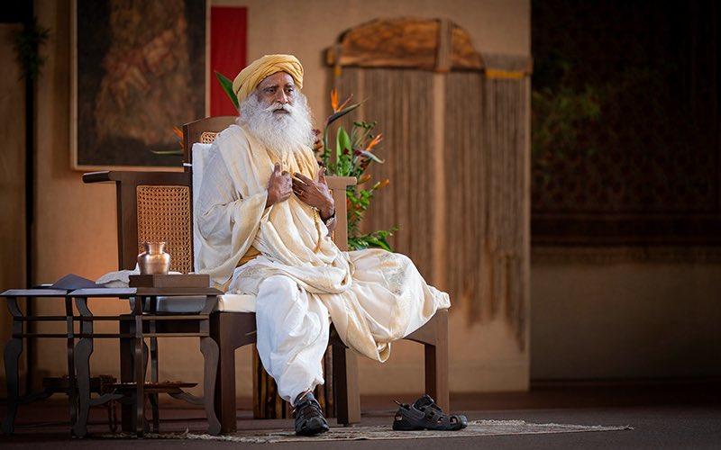SadhguruJV's tweet photo. Do not try to enslave people around you. They are the way they are. Take charge of this one life – yourself. #SadhguruQuotes https://t.co/zKzQcC9jpP