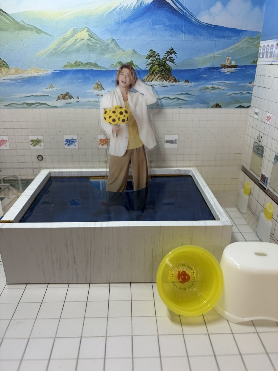 ky0drm1's tweet photo. で、まさか先月？ロケしてたと思わないじゃん

もう個人的にすごいスポットすぎる、なにがあれって
あんすた→当時14ユニット中1ユニットコラボ（最推し在籍）
さいどえむ→49人中5人コラボ（担当、推し抜擢）
ふぁんた→メンバー3人のみ来訪、最推し参加

そんなことある？？？ありがとうございます https://t.co/i4YuV3AmqM