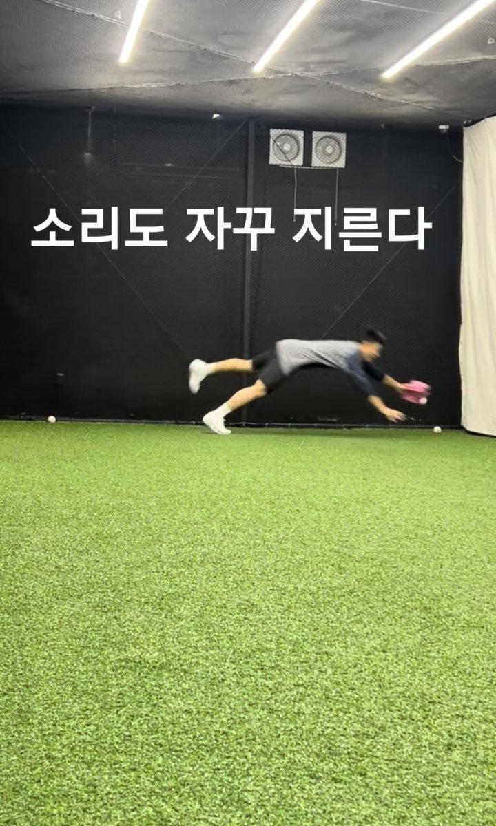doosanbread's tweet photo. 돼구리 관찰 일지 https://t.co/KVzDrMZlud