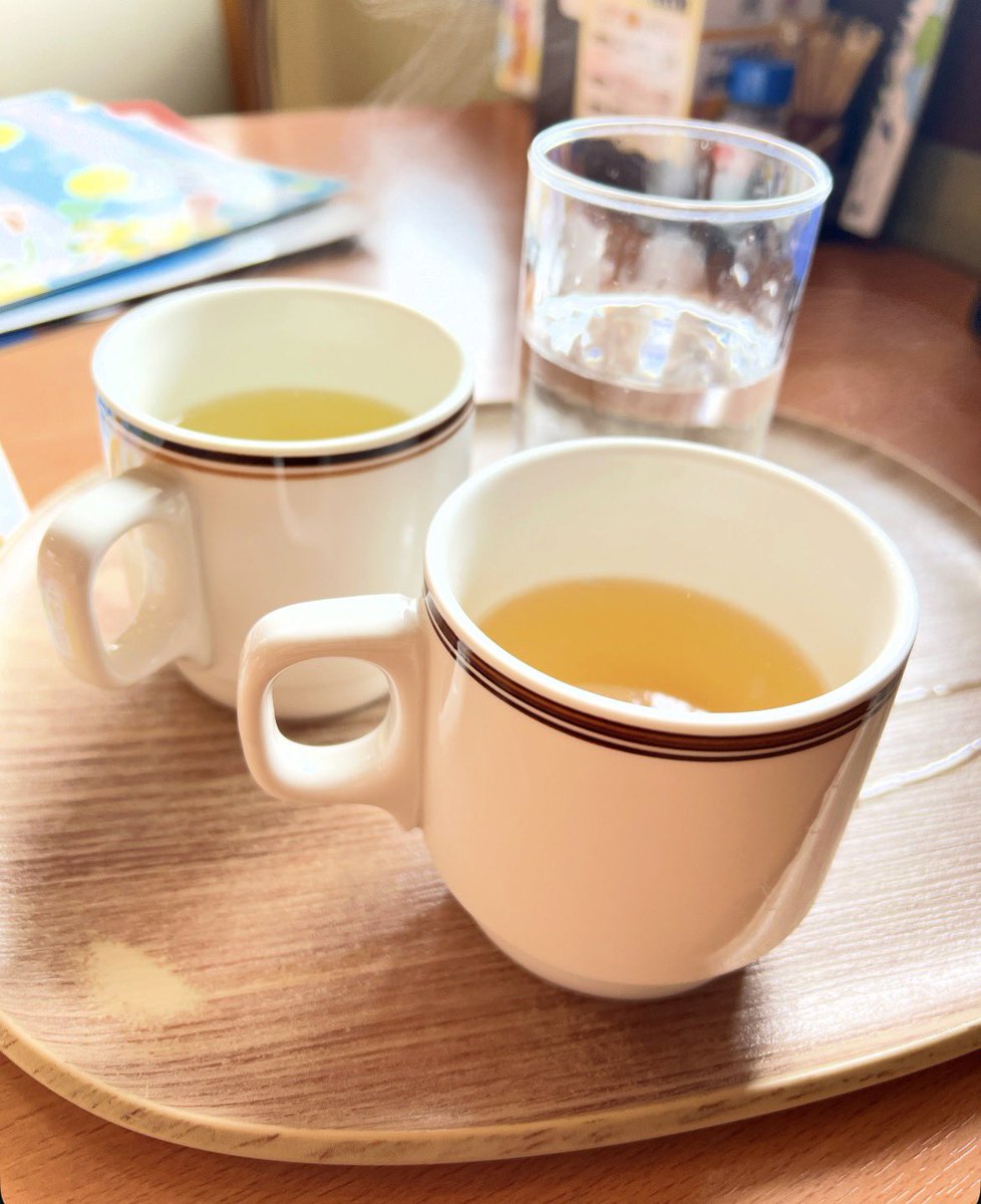 NagisaAnzai's tweet photo. ❤️今朝フランス語会話のYouTube を見ていたら、カフェでコーヒーマシンが故障していてコーヒーを��せないという場面が出てきました。
それでランチでCOCO’S に行ったら、コーヒーマシンの故障でドリンクバーはお茶だけになっているじゃないですか！引き寄せた！
#引き寄せ　#コーヒー https://t.co/VVSTcCepyo