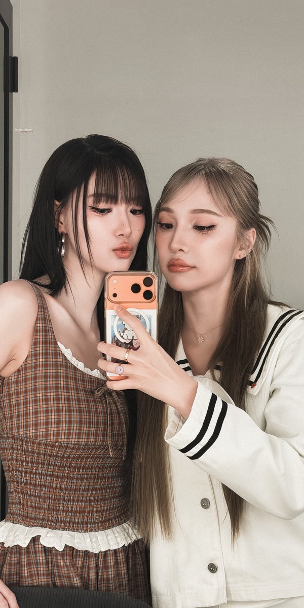 Friedbluerabbit's tweet photo. ▻𝐉𝐚𝐧𝐉𝐢𝐧𝐠𝐣𝐢𝐧𝐠  🥚🎀
📱wallpaper

#JanJingjing #แจนจิงจิง 
#JANHAE #jingjingyu https://t.co/gCk5E80TTn
