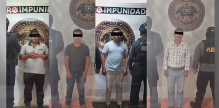 PanoramaTres60's tweet photo. 🚨#Chiapas | La Fiscalía estatal informó la detención de cuatro personas por su presunta participación en el abuso de un menor en Sabanilla. 
La víctima ya está bajo resguardo de las autoridades y los detenidos podrían enfrentar hasta 50 años de prisión https://t.co/iukneXA1IK