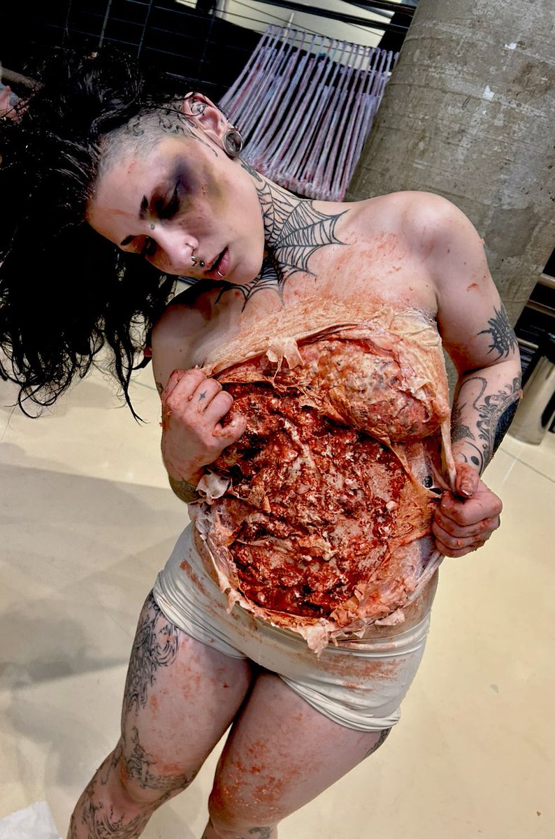 ratinhoAlec's tweet photo. gore? https://t.co/NgUvZP05ee