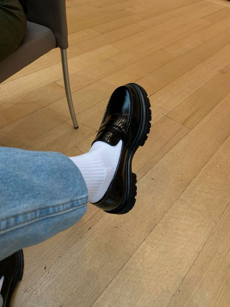 Dea_rMindset's tweet photo. Zara loafers. https://t.co/KXwfm0KW3B
