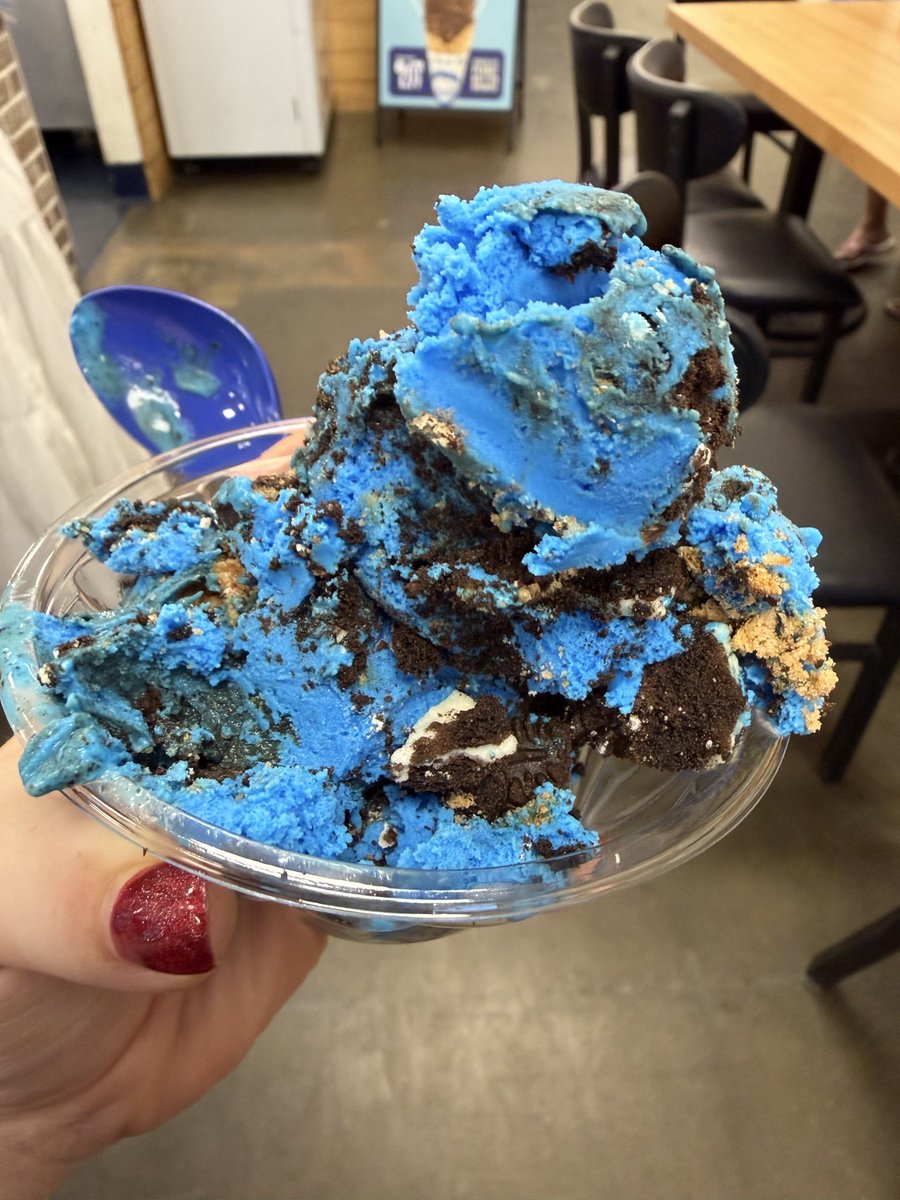 MeggyRose33's tweet photo. #BlueMonster ice cream https://t.co/Qz7f3ubbSU