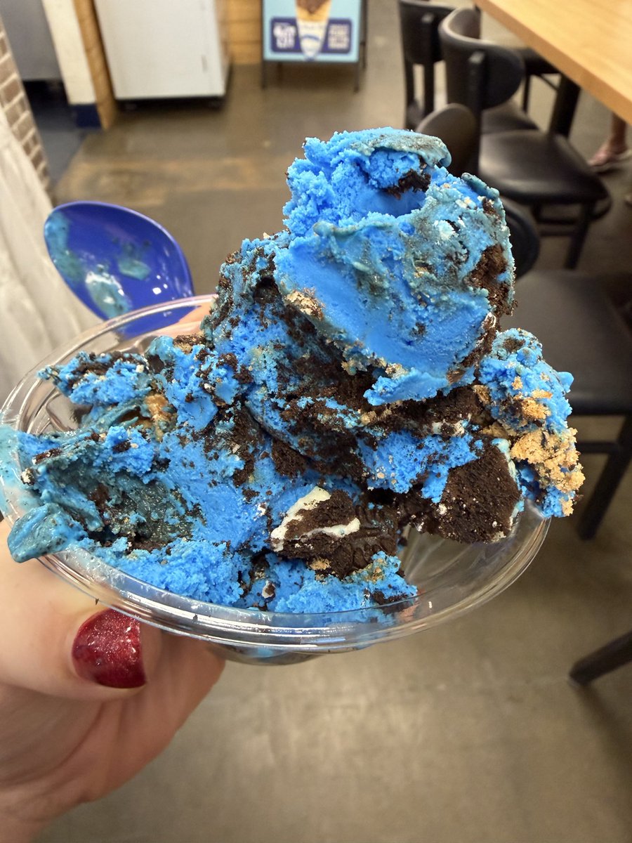 MeggyRose33's tweet photo. #BlueMonster ice cream https://t.co/Qz7f3ubbSU