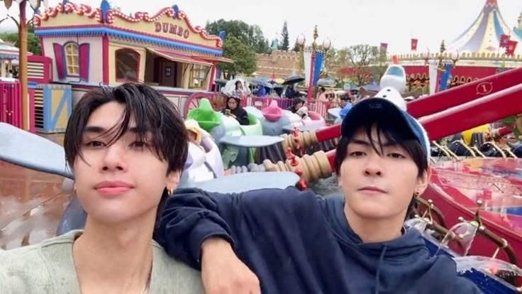 sharkbu0y's tweet photo. ⠀ ⠀⠀⠀
⠀ ⠀⠀⠀₊˚⊹♡ #junyu.
⠀ ⠀⠀⠀do you see the magical glow? yes you do.
⠀ ⠀⠀⠀ https://t.co/UKjgYXxGar