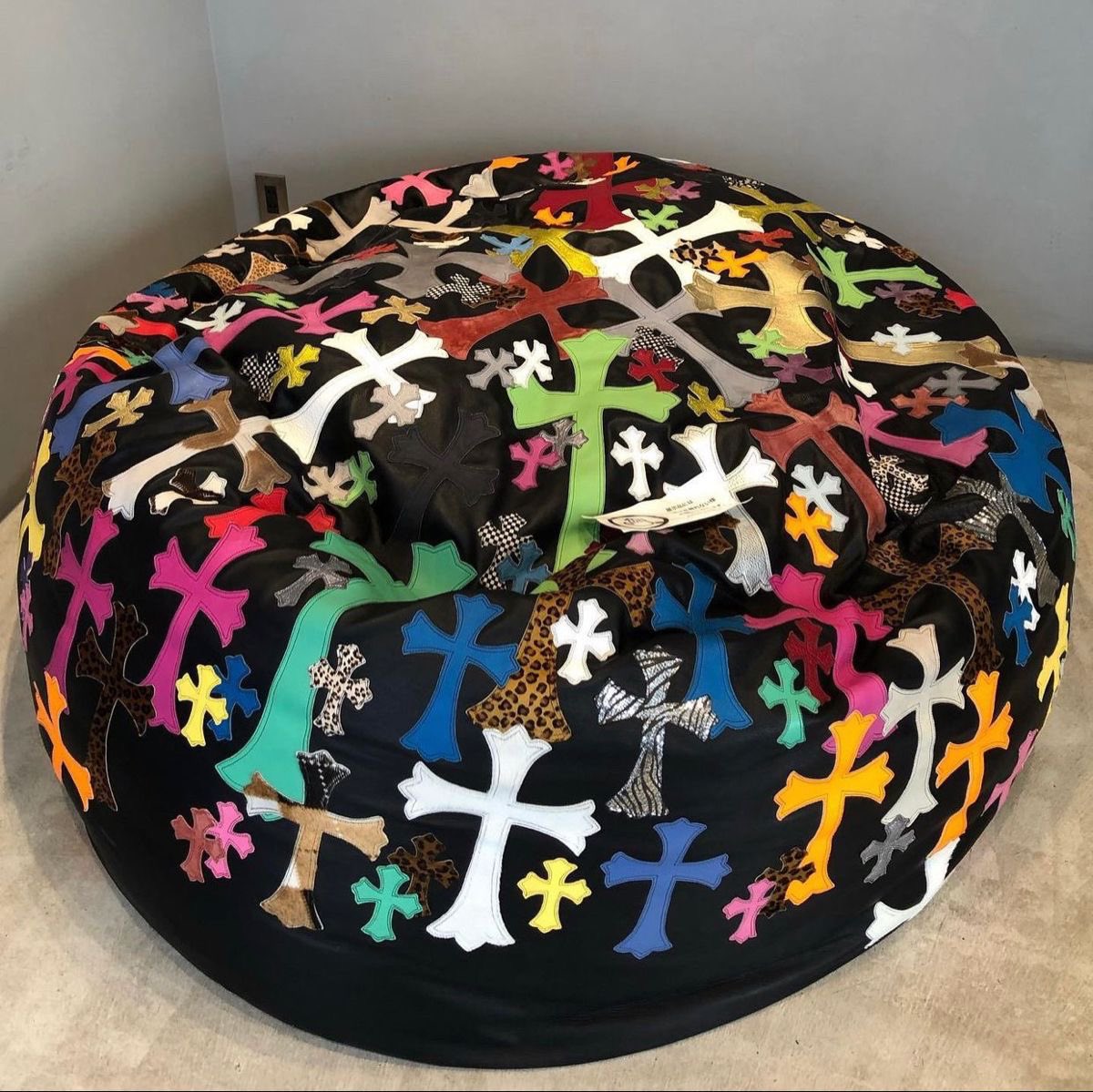 fienforko's tweet photo. i love funky-looking furniture ! https://t.co/kvTpd3fOmU