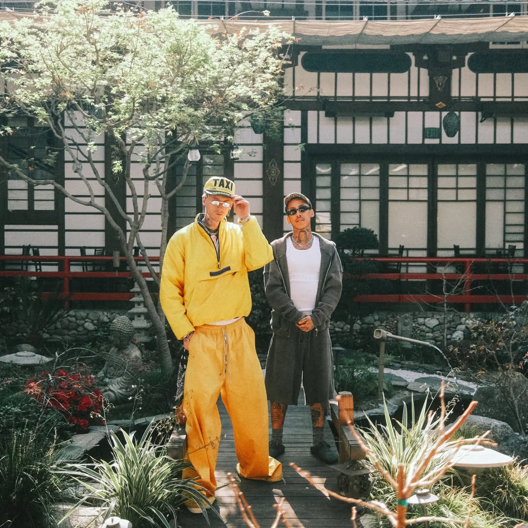 mgkmagic's tweet photo. mgk via Instagram: “JJK” 🎵🔪 w/ @yukichiba_ tomorrow 8AM PST
ANIME GANG
#mgk #machinegunkelly #colsonbaker #jjk #jujutsukaisen #呪術廻戦 @jujutsu_PR https://t.co/0Kh43HfjOo