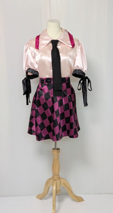 yoinohoshicos's tweet photo. 【姫海棠はたてコスプレ衣装】はたての衣装は色の組み合わせがとても好きです。薄ピンクと濃いピンクが可愛らしく、黒い色にはフォーマル感がでています。https://t.co/lJdpSCy8WX https://t.co/4MlKMerEnU