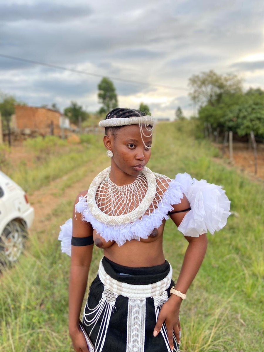 zulumaidensX's tweet photo. Random Zulu
#Zulu #Africa #Culture #Black #Tits #Boobs #Breasts #Topless #Women https://t.co/aCTbWzxj3a
