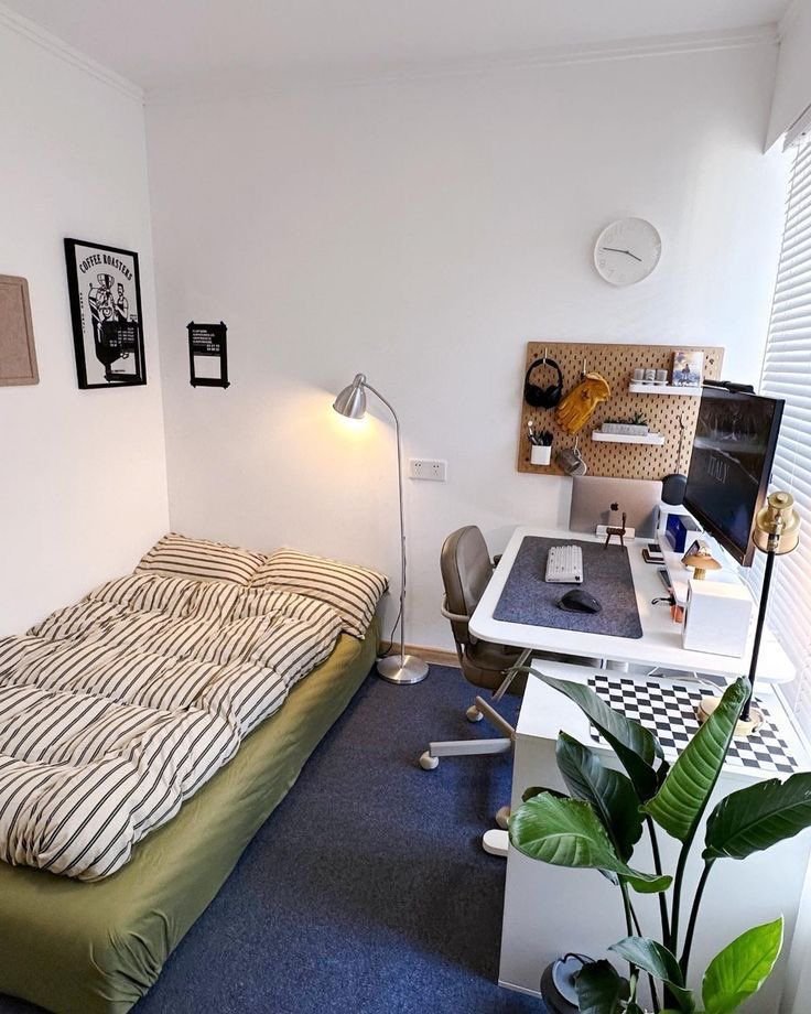 viutiwul's tweet photo. Small bedroom set up inspo https://t.co/HagxqKXCV1