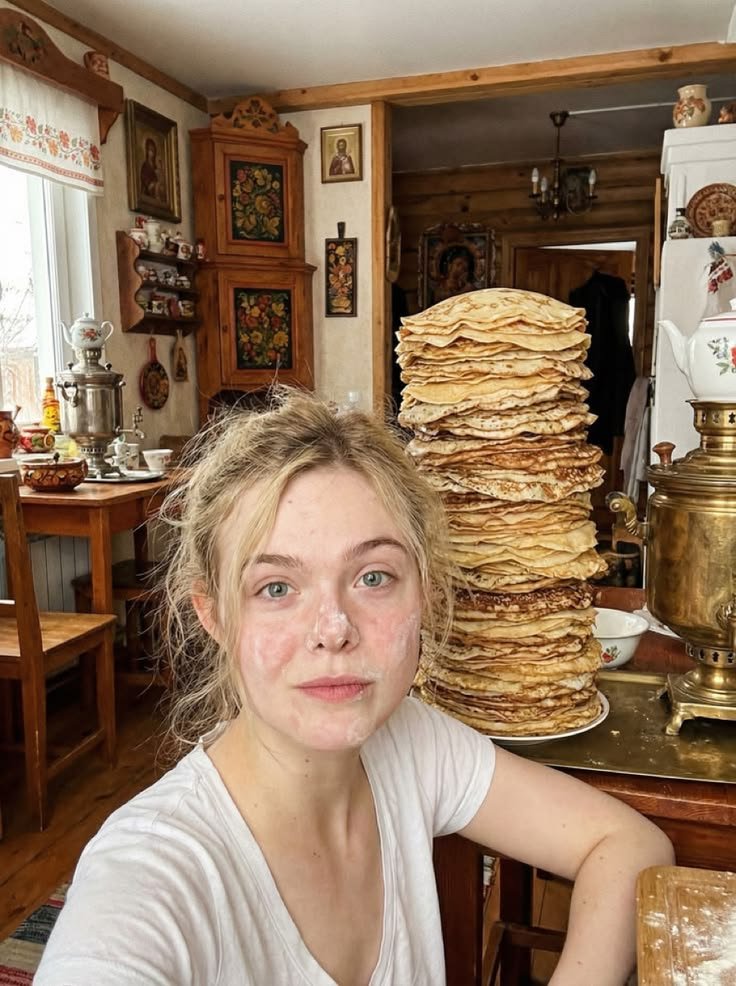 daya_soouza's tweet photo. Elle Fanning can be beautifully funny. https://t.co/Yr8vzd5SAf