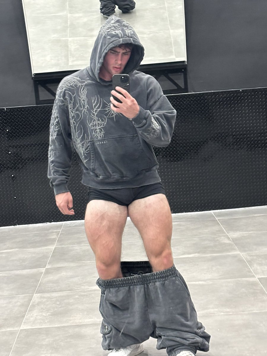 pimpjohnOF's tweet photo. My quads are just better🐷💸 https://t.co/pm6q0BWkm7