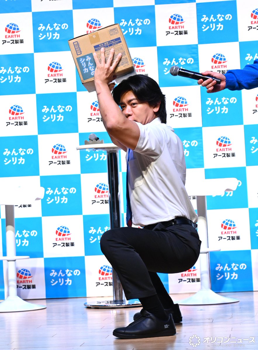 oricon's tweet photo. マヂラブ野田、クリスタルジムで生計立てる
マッチョ芸人たちにボヤキ
⠀
「車を買ってるやつも。むかつきますね(笑)」
「もうちょっとお笑いと向き合って」
https://t.co/k8uUiN5smA
⠀
#マヂカルラブリー @nodacry @mlmurakami https://t.co/tp9VjG5vMk