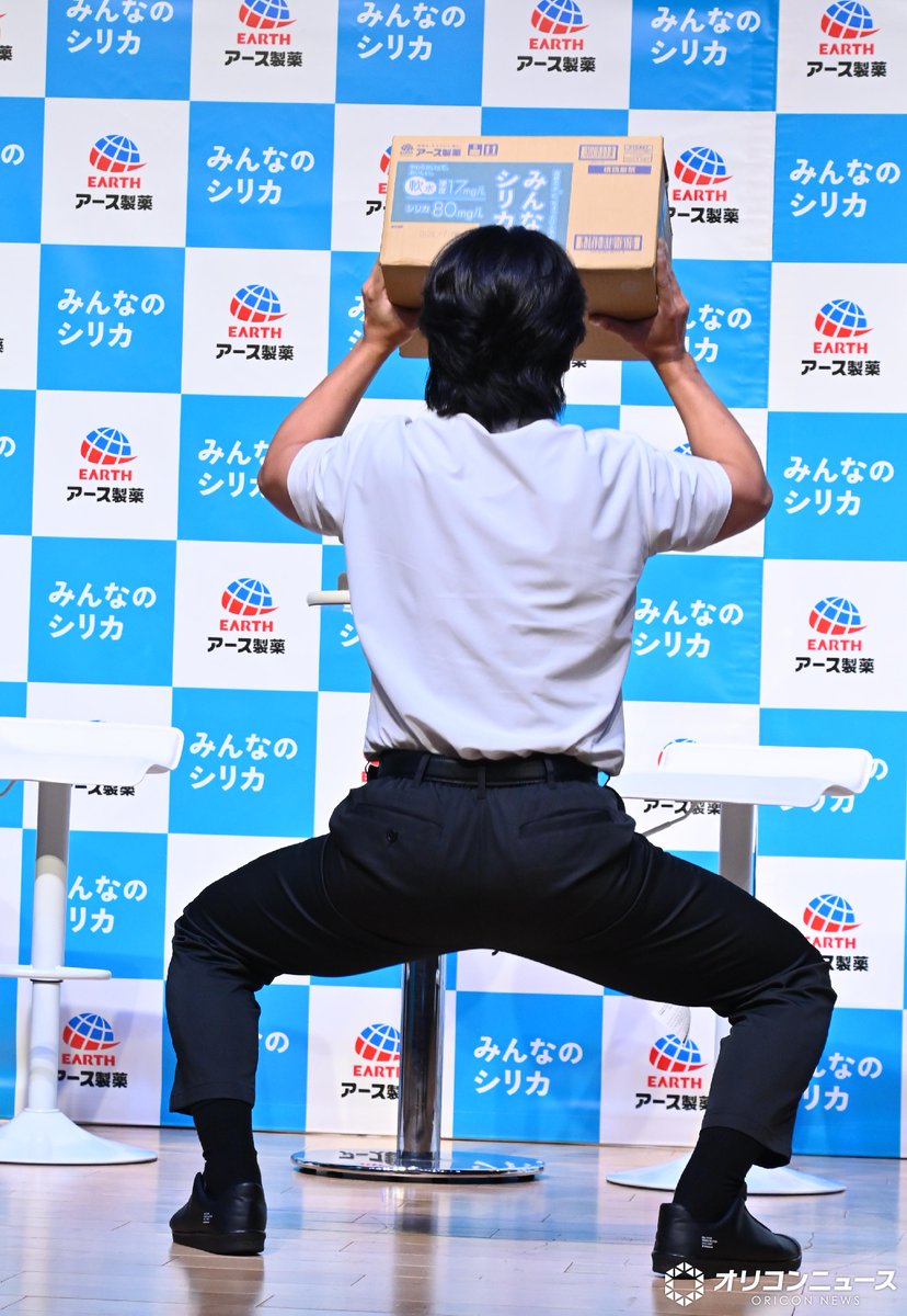 oricon's tweet photo. マヂラブ野田、クリスタルジムで生計立てる
マッチョ芸人たちにボヤキ
⠀
「車を買ってるやつも。むかつきますね(笑)」
「もうちょっとお笑いと向き合って」
https://t.co/k8uUiN5smA
⠀
#マヂカルラブリー @nodacry @mlmurakami https://t.co/tp9VjG5vMk