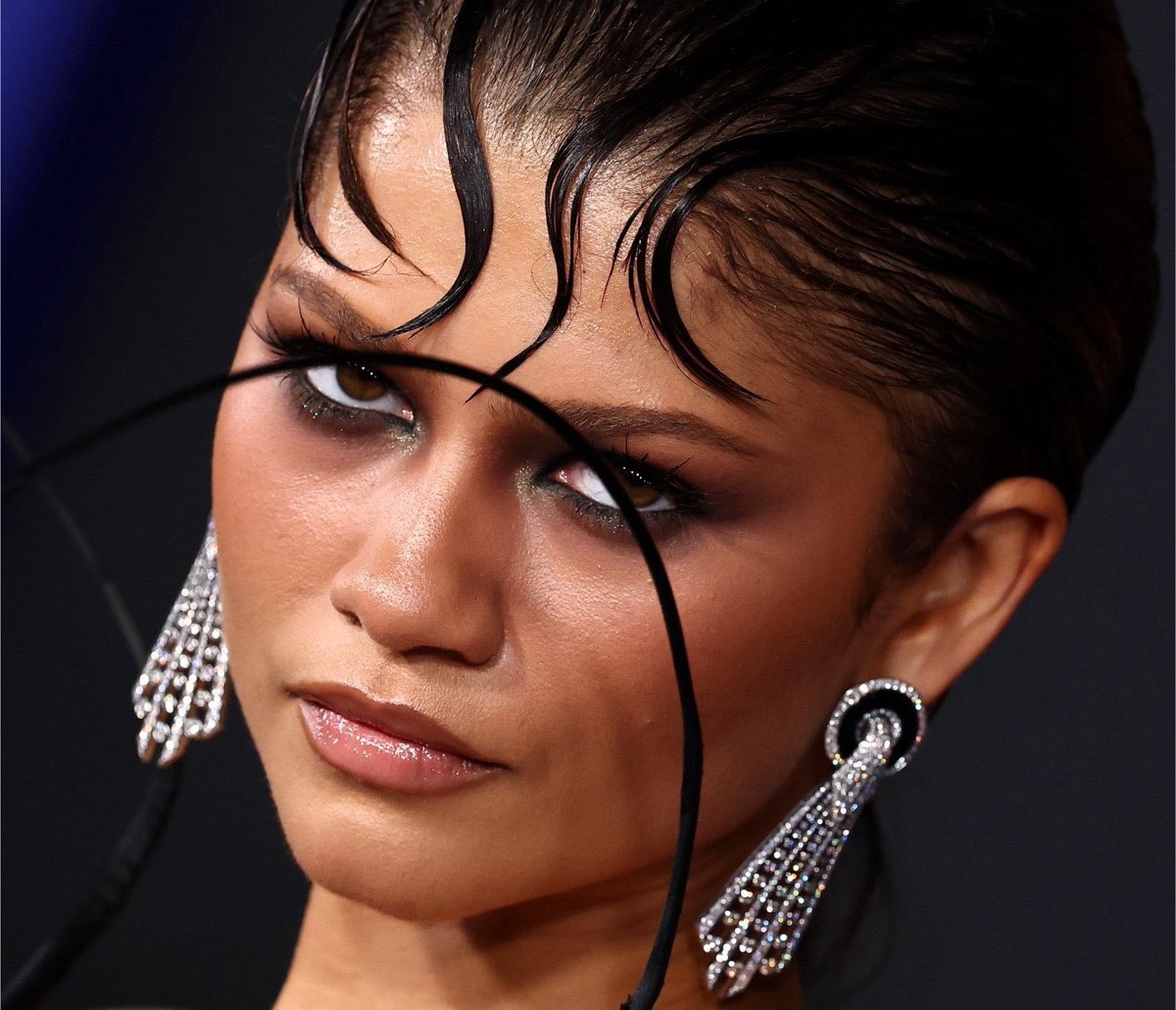 saintdemie's tweet photo. if looks could kill… this dramatic glam certainly would. https://t.co/cASoUNNWgZ