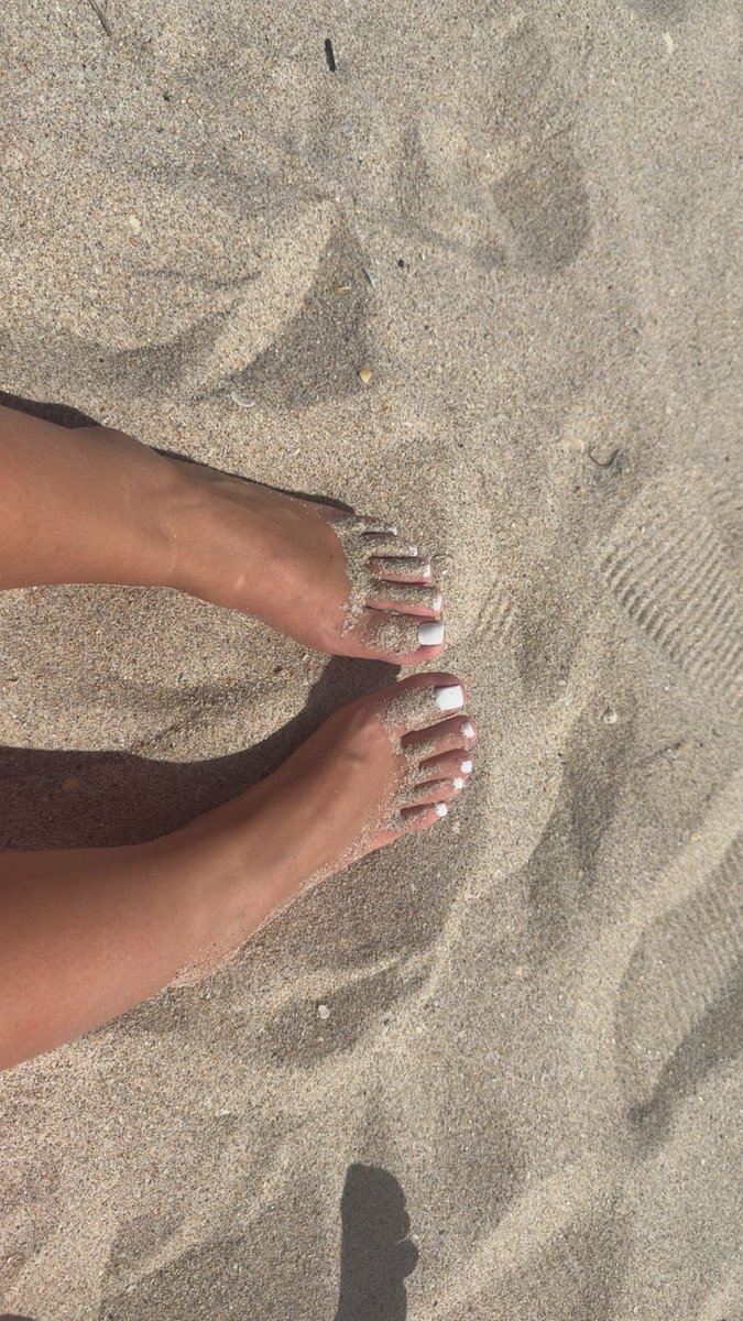 GoddessJenyy's tweet photo. Will you lick the dirt off please?❤️🥵

Findom Feet Soles Paypig HumanATM Finsub https://t.co/wYERwmiz20