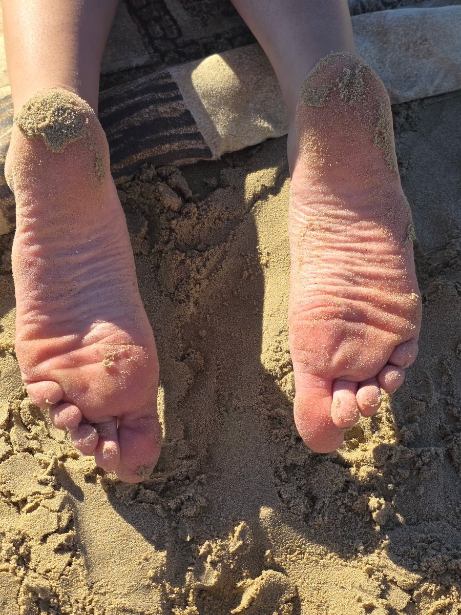 GoddessJenyy's tweet photo. Will you lick the dirt off please?❤️🥵

Findom Feet Soles Paypig HumanATM Finsub https://t.co/wYERwmiz20